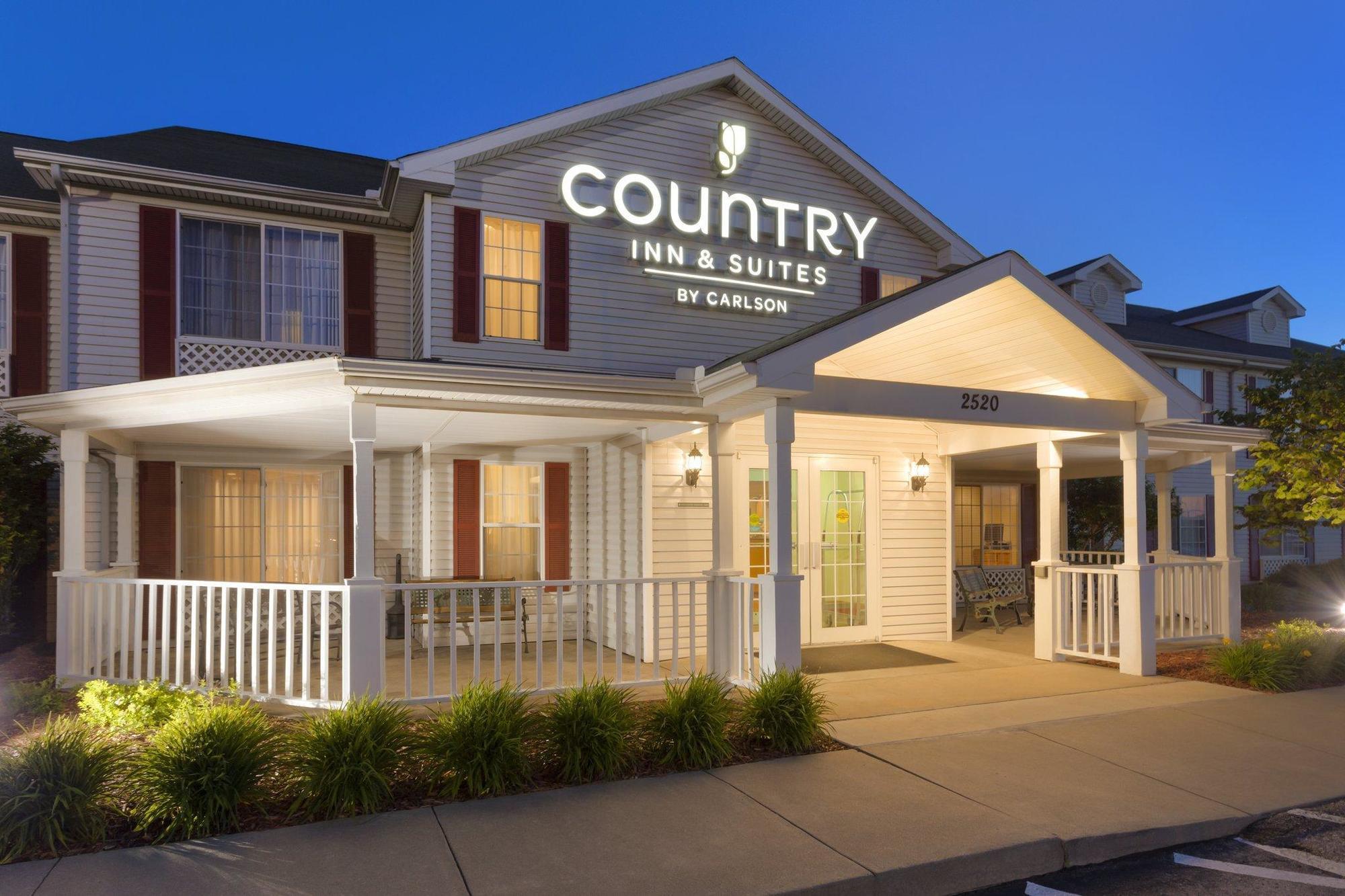 Country Inn & Suites By Radisson, Nevada, Mo Exterior photo